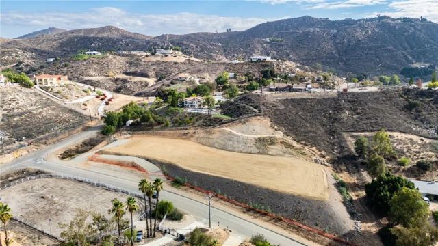 14735 Descanso, Lake Mathews, CA 92570
