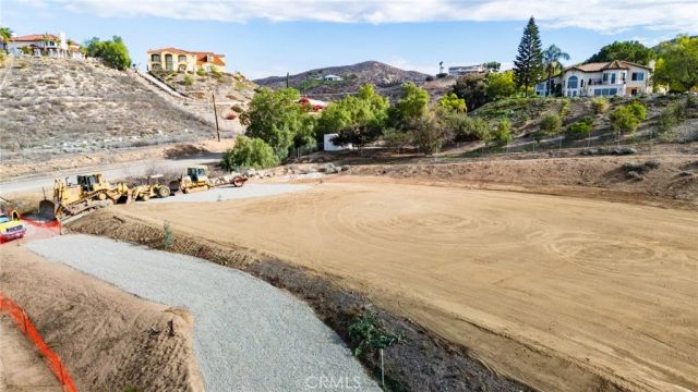 14735 Descanso, Lake Mathews, CA 92570
