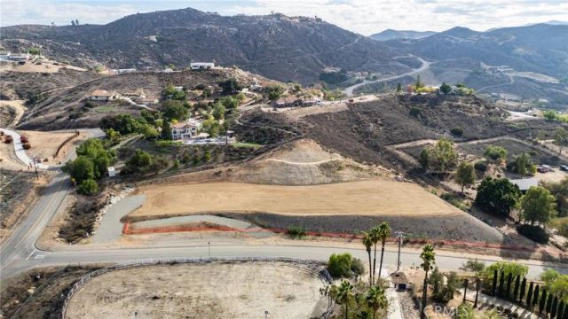 14735 Descanso, Lake Mathews, CA 92570