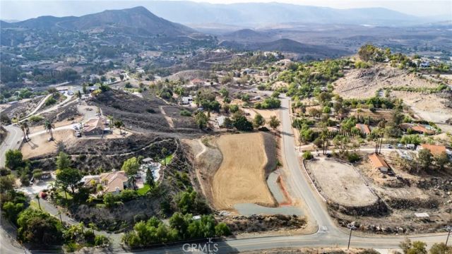 14735 Descanso, Lake Mathews, CA 92570