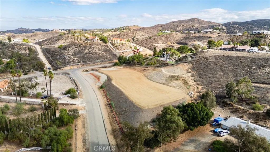 14735 Descanso, Lake Mathews, CA 92570