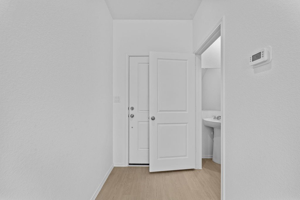 937 Soapstone PASS, Maxwell, TX 78656