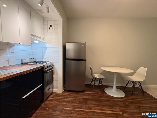 501 Linwood Drive 2D, Fort Lee, NJ 07024