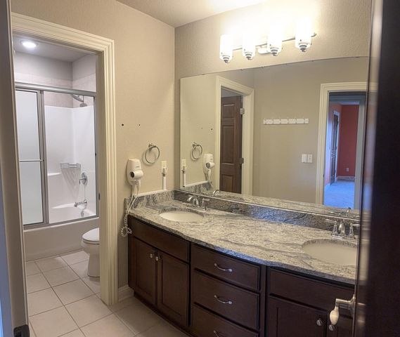 N63W13355 Hummingbird WAY, Menomonee Falls, WI 53051