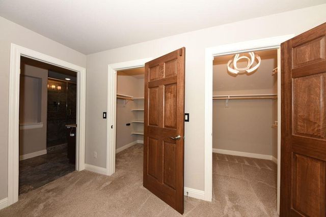 N63W13355 Hummingbird WAY, Menomonee Falls, WI 53051