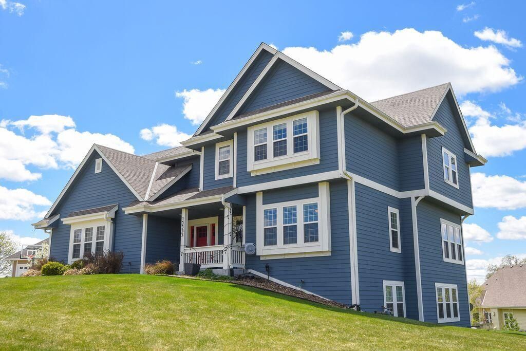 N63W13355 Hummingbird WAY, Menomonee Falls, WI 53051
