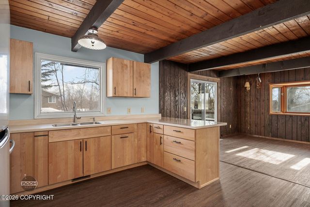 233 W Beaver Avenue, Palmer, AK 99645