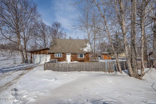 233 W Beaver Avenue, Palmer, AK 99645