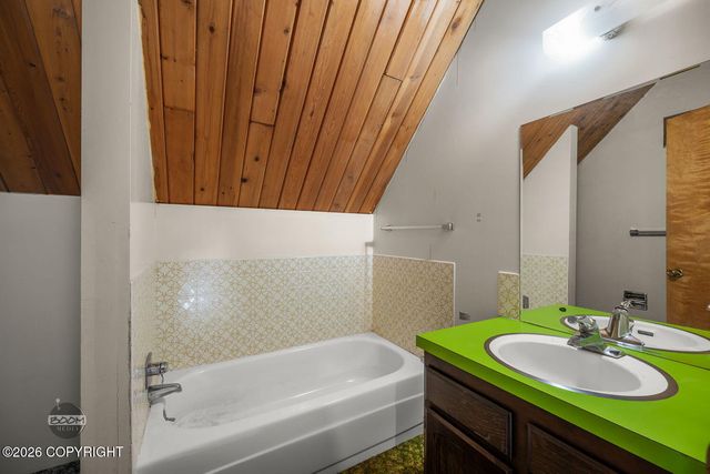 233 W Beaver Avenue, Palmer, AK 99645