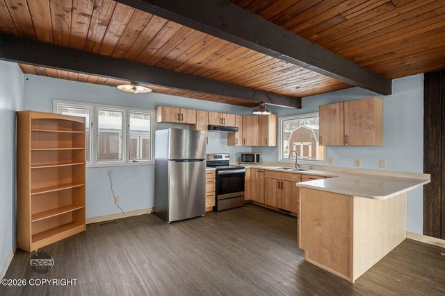 233 W Beaver Avenue, Palmer, AK 99645