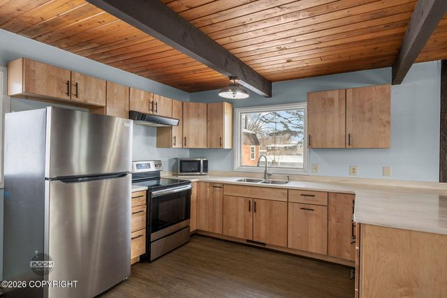 233 W Beaver Avenue, Palmer, AK 99645