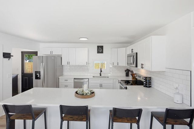 18 E Oak Street, Newark, OH 43055