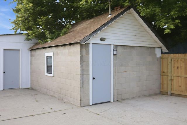 18 E Oak Street, Newark, OH 43055