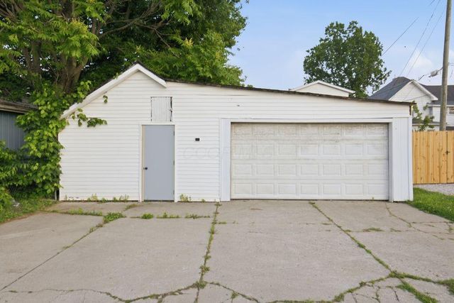 18 E Oak Street, Newark, OH 43055