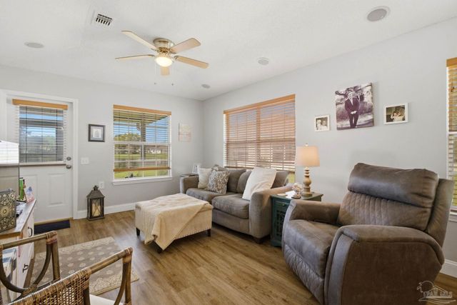 9633 Cobblebrook Dr, Pensacola, FL 32506