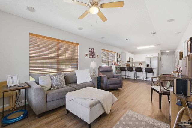 9633 Cobblebrook Dr, Pensacola, FL 32506