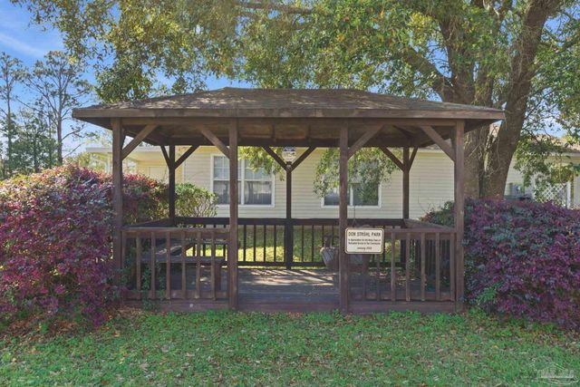 9633 Cobblebrook Dr, Pensacola, FL 32506