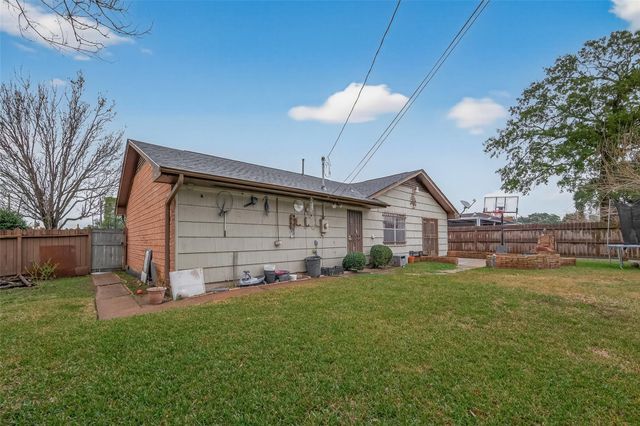 7702 Rockhill Street, Houston, TX 77061