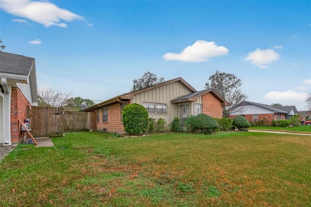 7702 Rockhill Street, Houston, TX 77061