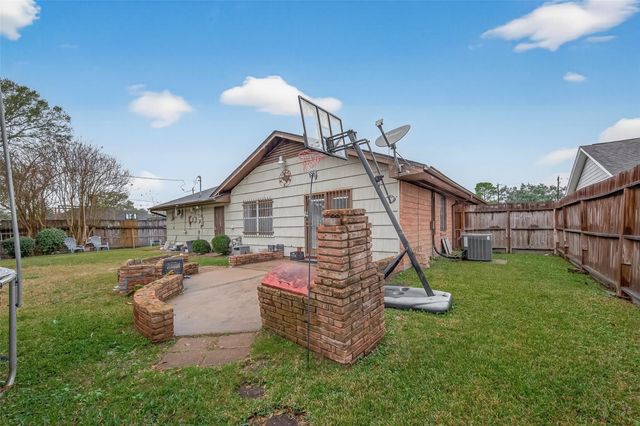 7702 Rockhill Street, Houston, TX 77061
