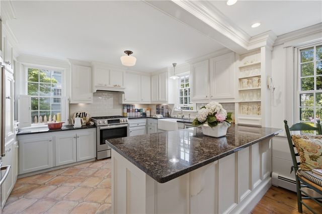 152 Main Street, North Kingstown, RI 02852