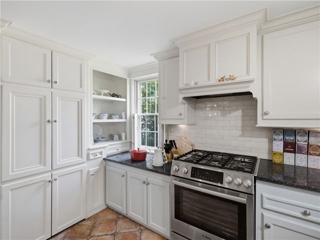 152 Main Street, North Kingstown, RI 02852