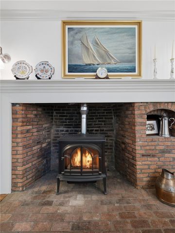 152 Main Street, North Kingstown, RI 02852