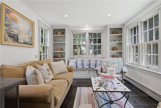 152 Main Street, North Kingstown, RI 02852