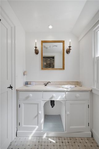 152 Main Street, North Kingstown, RI 02852