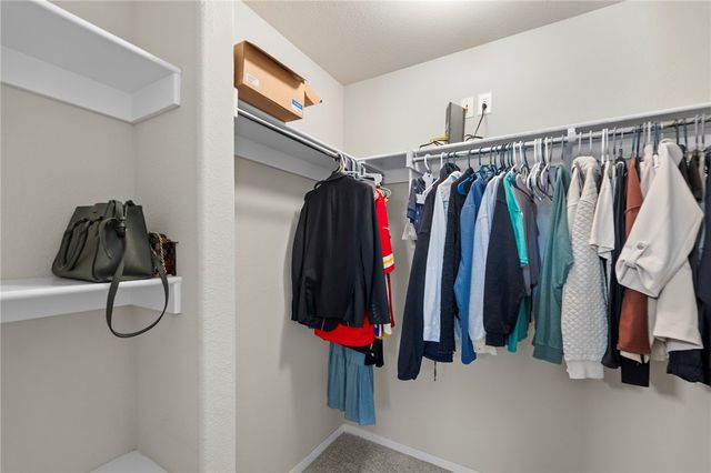 527 Woodcreek Loop, Lowell, AR 72745