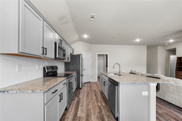 527 Woodcreek Loop, Lowell, AR 72745