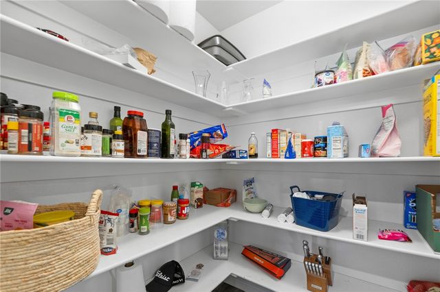 527 Woodcreek Loop, Lowell, AR 72745