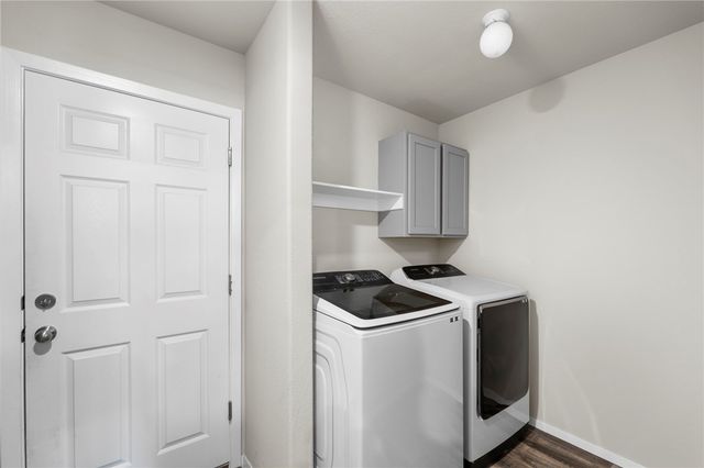 527 Woodcreek Loop, Lowell, AR 72745