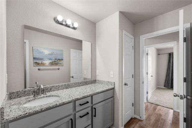 527 Woodcreek Loop, Lowell, AR 72745