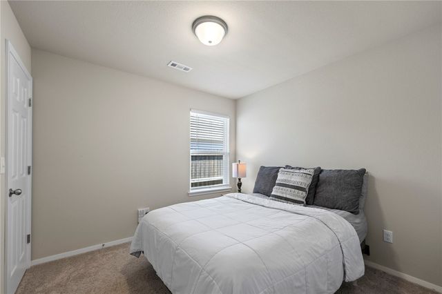 527 Woodcreek Loop, Lowell, AR 72745