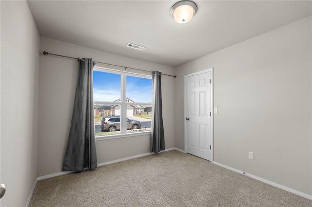 527 Woodcreek Loop, Lowell, AR 72745