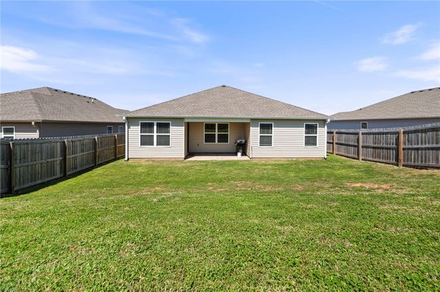 527 Woodcreek Loop, Lowell, AR 72745