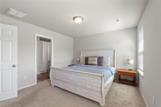 527 Woodcreek Loop, Lowell, AR 72745