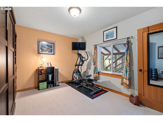 1055 PHELPS St, Tillamook, OR 97141