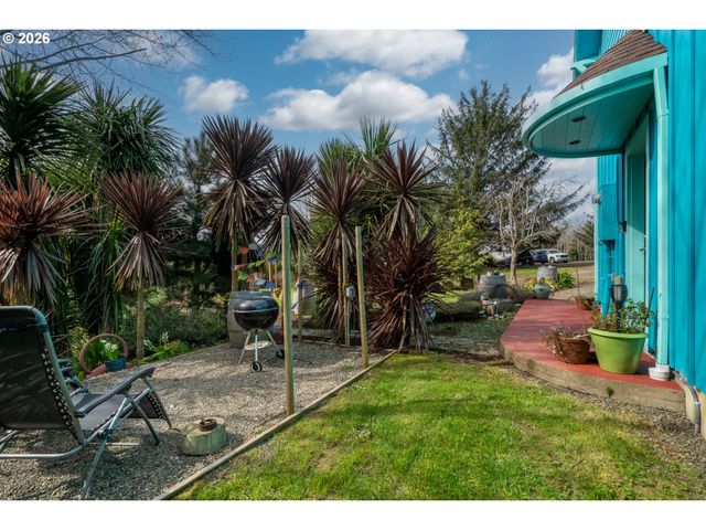 1055 PHELPS St, Tillamook, OR 97141