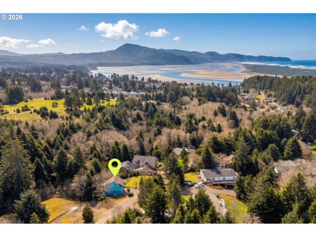 1055 PHELPS St, Tillamook, OR 97141