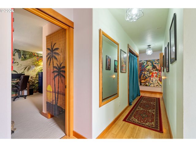 1055 PHELPS St, Tillamook, OR 97141