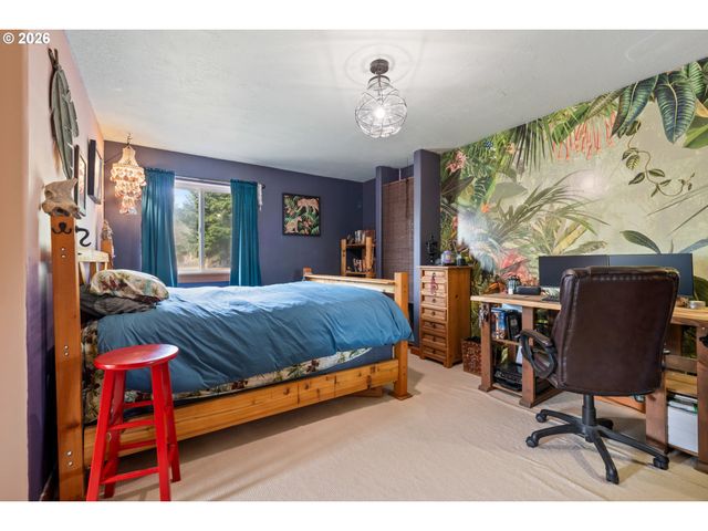 1055 PHELPS St, Tillamook, OR 97141