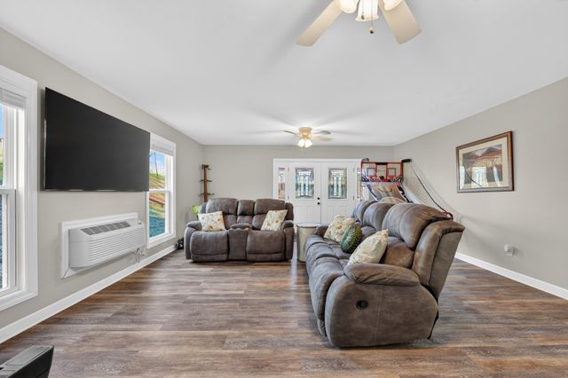 113 Poorhouse Rd, Taft, TN 38488