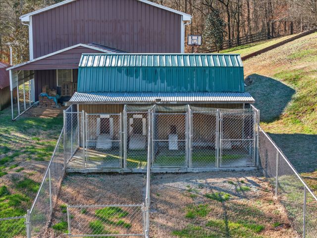 113 Poorhouse Rd, Taft, TN 38488