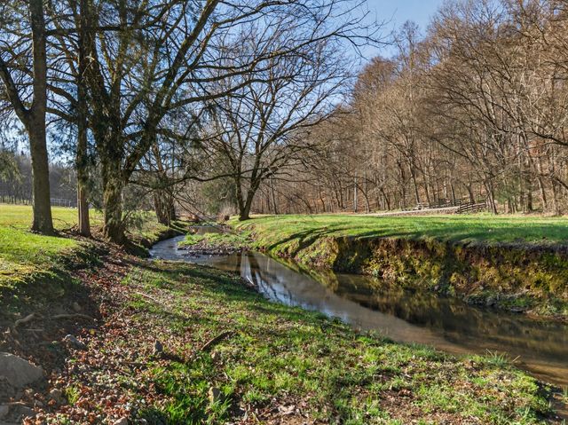 113 Poorhouse Rd, Taft, TN 38488