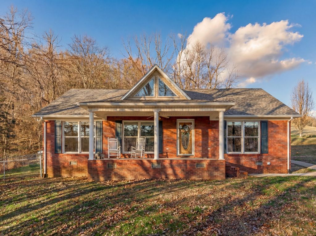 113 Poorhouse Rd, Taft, TN 38488