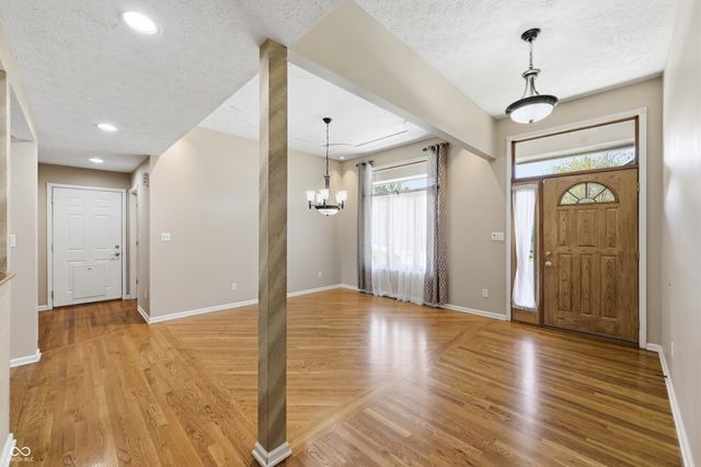 4712 Auburn Ford, Greenwood, IN 46142