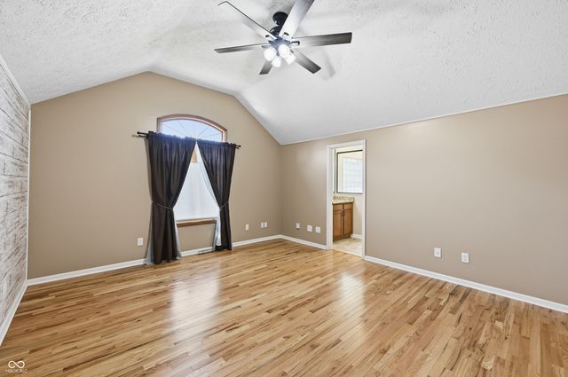 4712 Auburn Ford, Greenwood, IN 46142