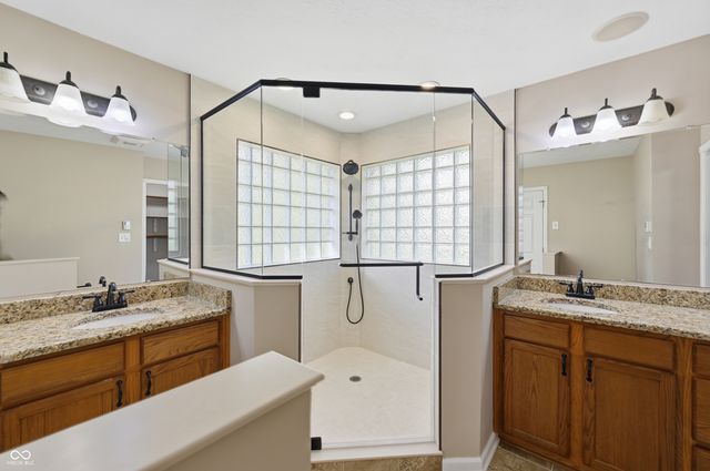 4712 Auburn Ford, Greenwood, IN 46142